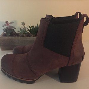 Sorel Slip-on Chelsea Boots sz 8